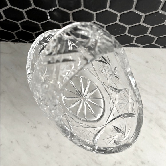 Pinwheel Crystal Basket - Picture 8 of 9